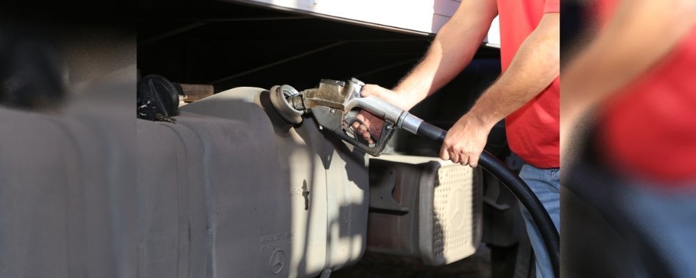 Proposta cria política para eliminar venda de diesel comum no Brasil