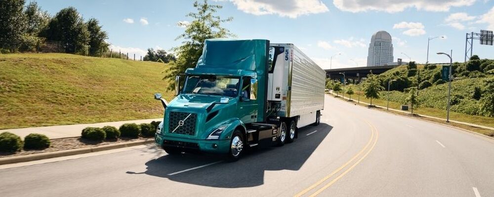 Maersk faz pedido recorde de caminhões elétricos Volvo