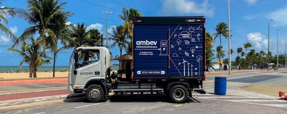 Unidade da Ambev em João Pessoa recebe caminhões elétricos 