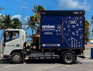 Unidade da Ambev em João Pessoa recebe caminhões elétricos 