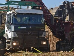 Axor 3131 com direção autônoma é uma das atrações da Mercedes-Benz na Agrishow 2022