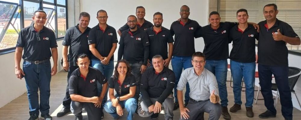 Tipler promove qualificação técnica da área comercial da Marques Pneus