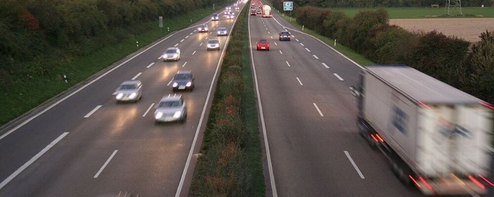 Na Alemanha, há escassez de motoristas e os que têm estão se aposentando