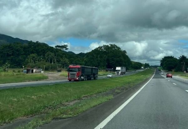 FECAM-RS orienta caminhoneiros sobre mudança na política do frete  