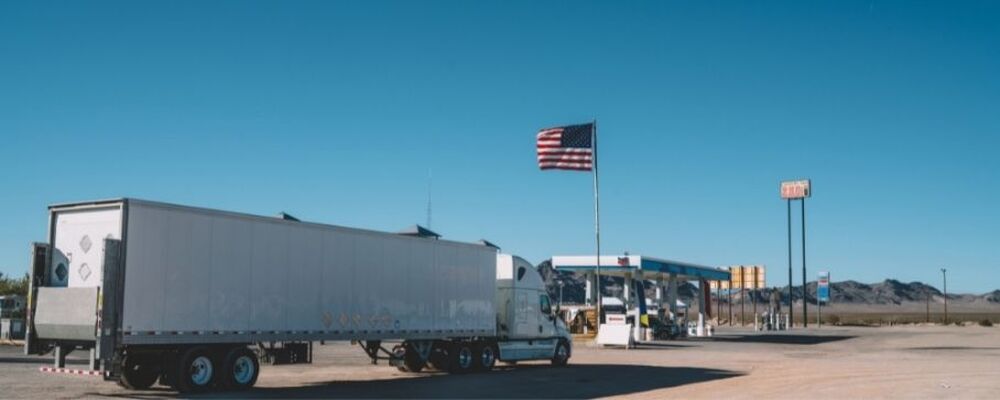 Falta de profissionais abre oportunidades para caminhoneiros nos EUA