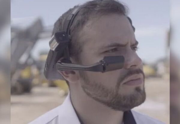 Óculos de realidade aumentada faz diagnóstico de caminhão de forma remota