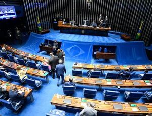 Aprovado pelo Senado, volta à Câmara projeto que limita a 17% ICMS sobre combustíveis