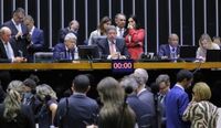 Câmara retoma nesta quarta-feira a votação de projeto que limita ICMS sobre combustível