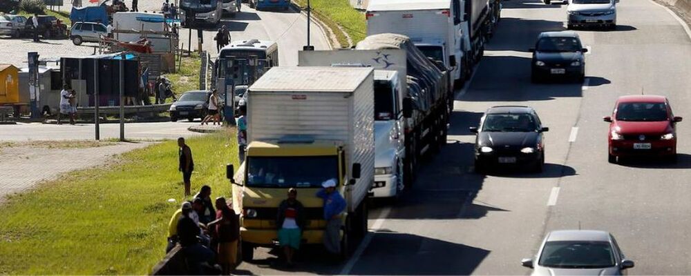 Pesquisa da CNTA revela que boa parte dos caminhoneiros não conhece a Lei do Piso Mínimo do Frete
