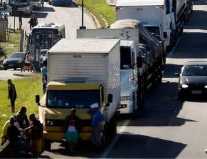 Pesquisa da CNTA revela que boa parte dos caminhoneiros não conhece a Lei do Piso Mínimo do Frete