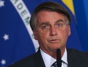 Bolsonaro sanciona redução de ICMS de combustíveis com vetos 
