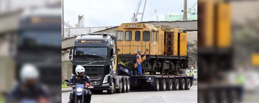 Locomotivas históricas deixam Portos do Paraná para serem restauradas e preservadas