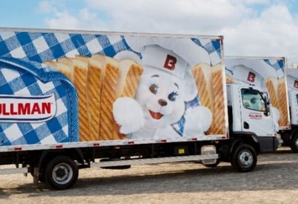 Ouro Verde entrega mais de 50 caminhões VW e MB para Bimbo Brasil