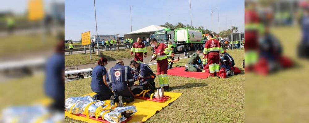 CCR faz simulado de acidente com produto perigoso na rodovia dos Bandeirantes