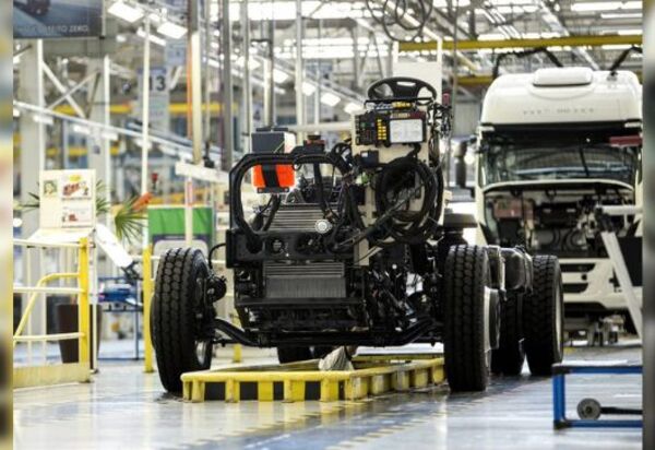 Emplacamentos de caminhões crescem 5,3% em julho de 2022