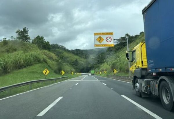 Você sabia que existe velocidade mínima da via?