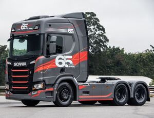 Edição Scania de 65 anos tem apenas 50 modelos disponíveis