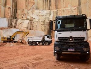 Avaliação: Mercedes-Benz Arocs comprova força, conforto e segurança  