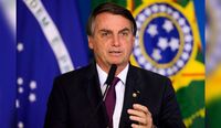 Bolsonaro promete manter zerados impostos federais de combustíveis