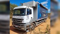 Unidade Móvel de Saúde cedida pela Mercedes-Benz aos Amigos do Bem está no sertão do Ceará