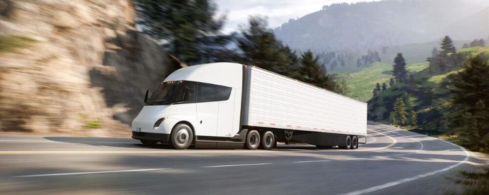 Tesla divulga imagens atualizadas do caminhão elétrico Semi