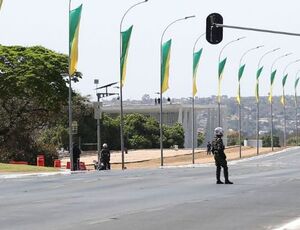 Esplanada dos Ministérios amanhece bloqueada para veículos