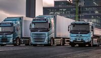 Volvo inicia produção em série de seus caminhões elétricos pesados na Europa