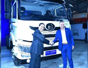1º caminhão movido a gás natural na Índia sai da linha de produção, equipado pela FPT Industrial