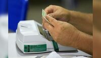 Eleitor tem que levar documento oficial com foto na hora de votar