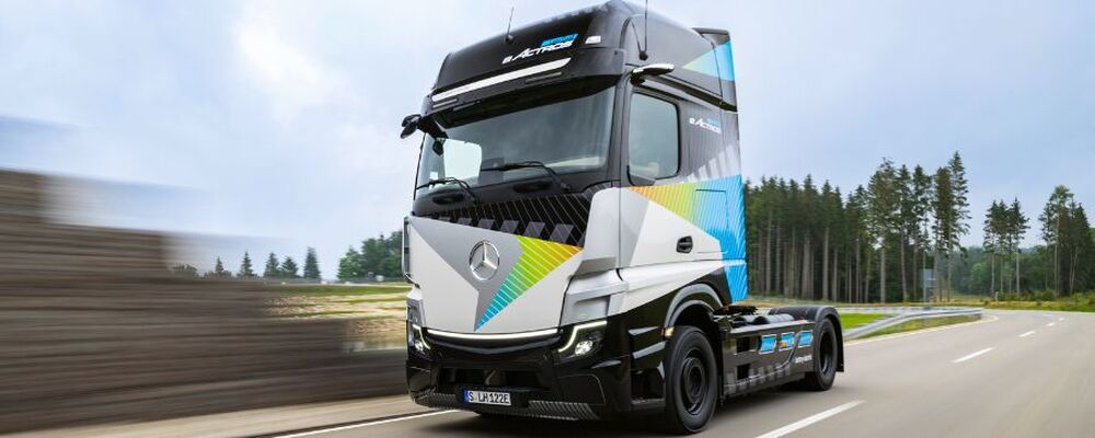 Mercedes-Benz Trucks e Grupo Hegelmann assinam Carta de Intenções: encomenda de 50 eActros LongHaul