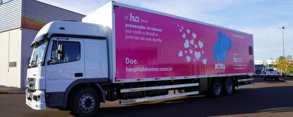 Caminhão é usado para exames de mamografia em Campinas