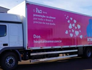 Caminhão é usado para exames de mamografia em Campinas