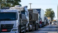 Caminhoneiros bloqueiam estradas após resultado das eleições