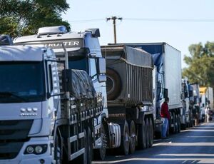 Caminhoneiros bloqueiam estradas após resultado das eleições