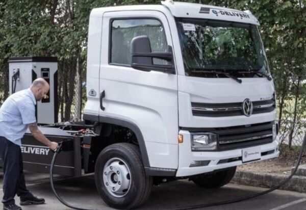 Volkswagen fecha nova parceria para oferta de carregador e energia solar 