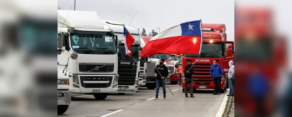 Continúa el paro de camioneros en Chile y pone en peligro el abastecimiento