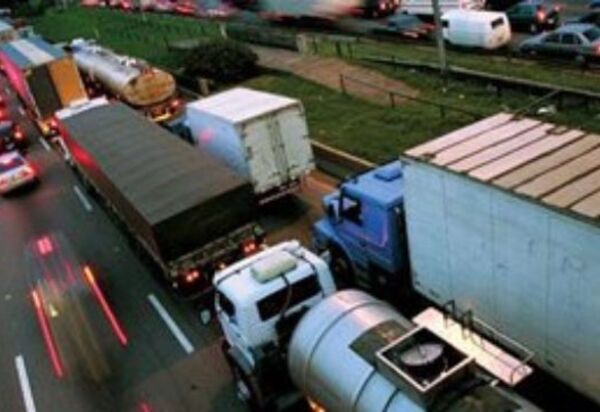 Período de férias: em São Paulo rodízio para caminhões continua valendo 
