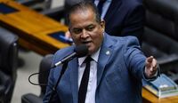 Congresso rejeita veto parcial ao programa Renovar de frotas de ônibus e caminhões