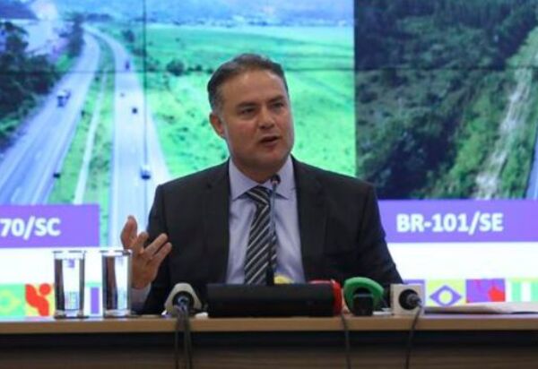 Ministro dos Transportes anuncia investimento de R$ 1,7 bilhão em obras 