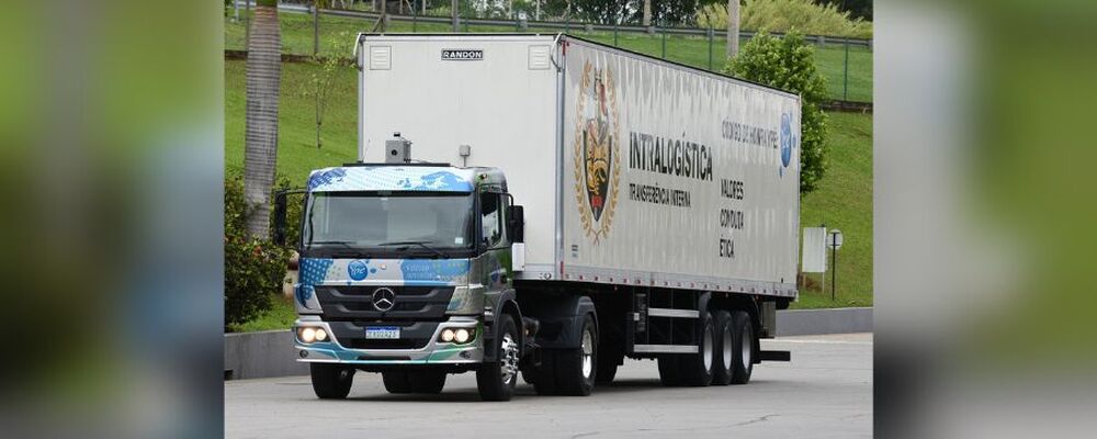 Líderes da Mercedes-Benz Trucks visitam operação de caminhão autônomo da Ypê