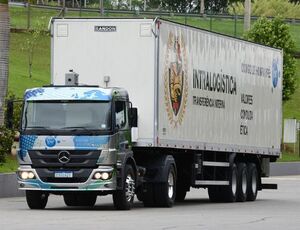 Líderes da Mercedes-Benz Trucks visitam operação de caminhão autônomo da Ypê