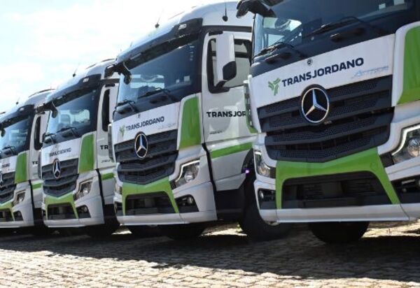 Mercedes-Benz vende 121 caminhões Actros 2651 para a TransJordano