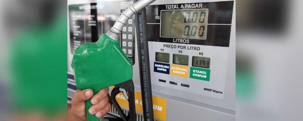 Preço do litro do diesel segue em baixa e fica mais barato em todas as regiões brasileiras