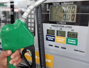 Preço do litro do diesel segue em baixa e fica mais barato em todas as regiões brasileiras