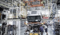 Mercedes-Benz dará férias coletivas; DAF e Volvo continuam com produção normal