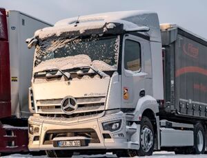 eActros 300 da Mercedes-Benz realiza testes em rota do círculo Ártico para Stuttgart