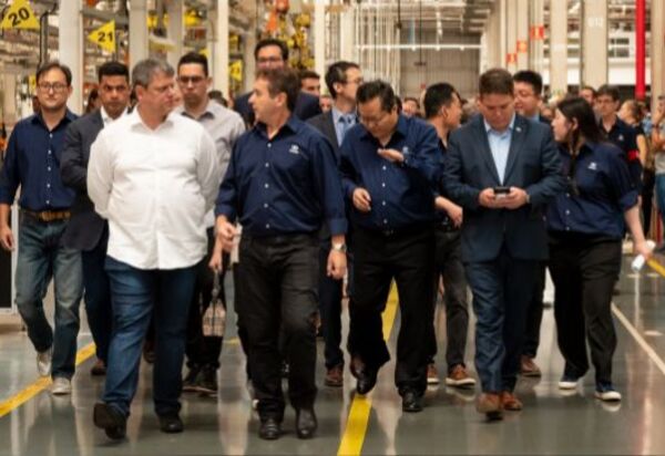 Tarcísio de Freitas anuncia plano da GWM para criar rota de veículos a hidrogênio em São Paulo