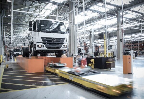 Produção de caminhões recua 28,6% no primeiro quadrimestre
