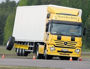Daimler Truck comemora 1 milhão de caminhões e ônibus com Active Brake Assist