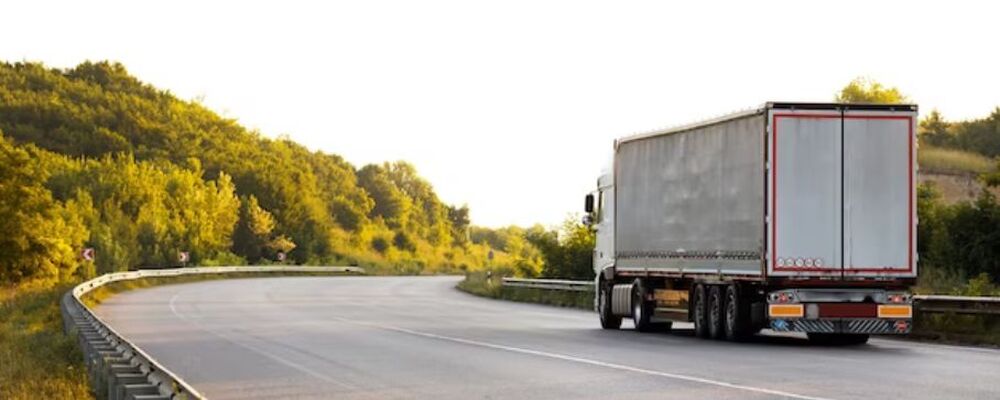 CCR RodoAnel realiza ação para conscientizar caminhoneiro sobre descanso